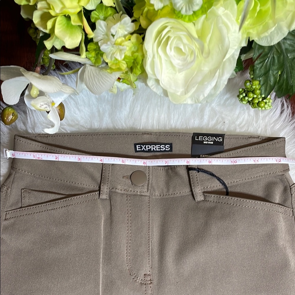 Express Mid Rise Leggings - Picture 6 of 12